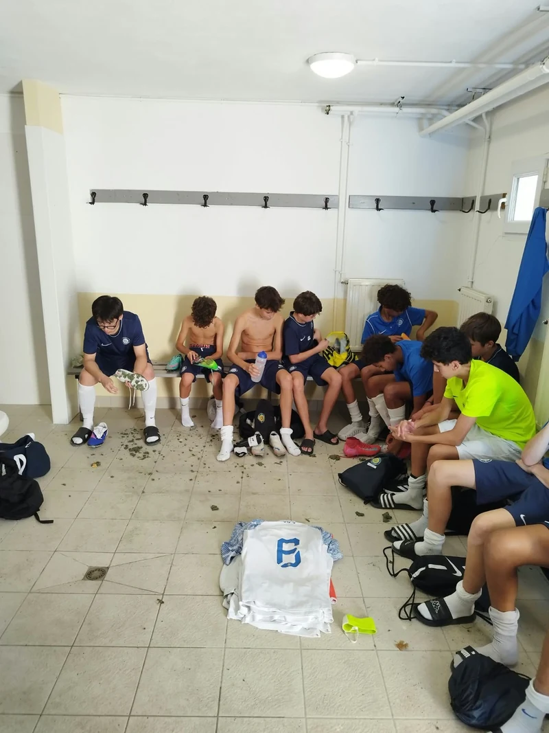 Les U14 Académie du JCFA dans les vestiaires lors du week-end.