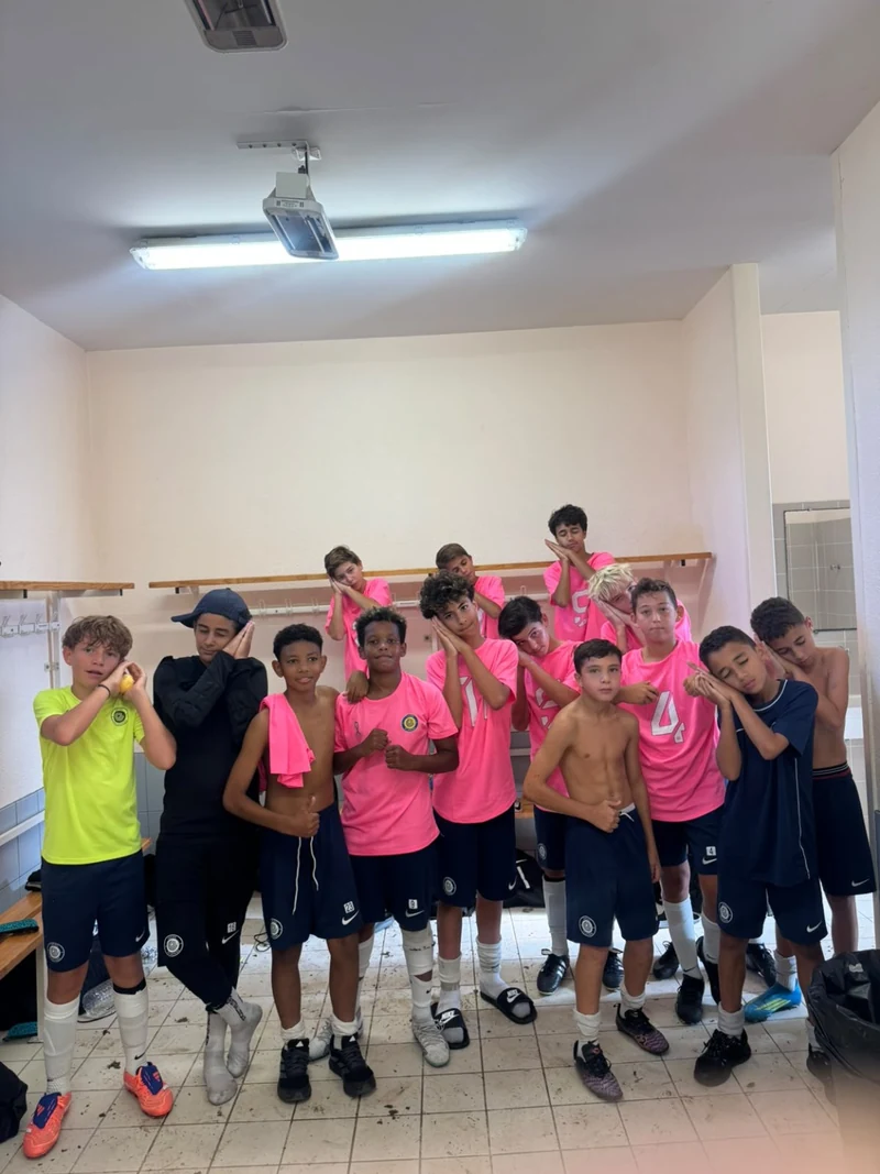 Les U14 D1 Critérium du JCFA après leur première victoire, 2–0 contre l’ASPTT Lunel.